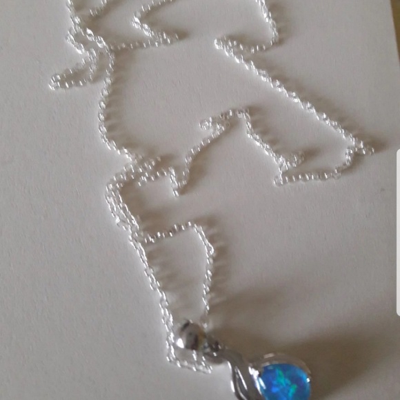 New Fire opal sliver pendant & sliver chain - Picture 2 of 4